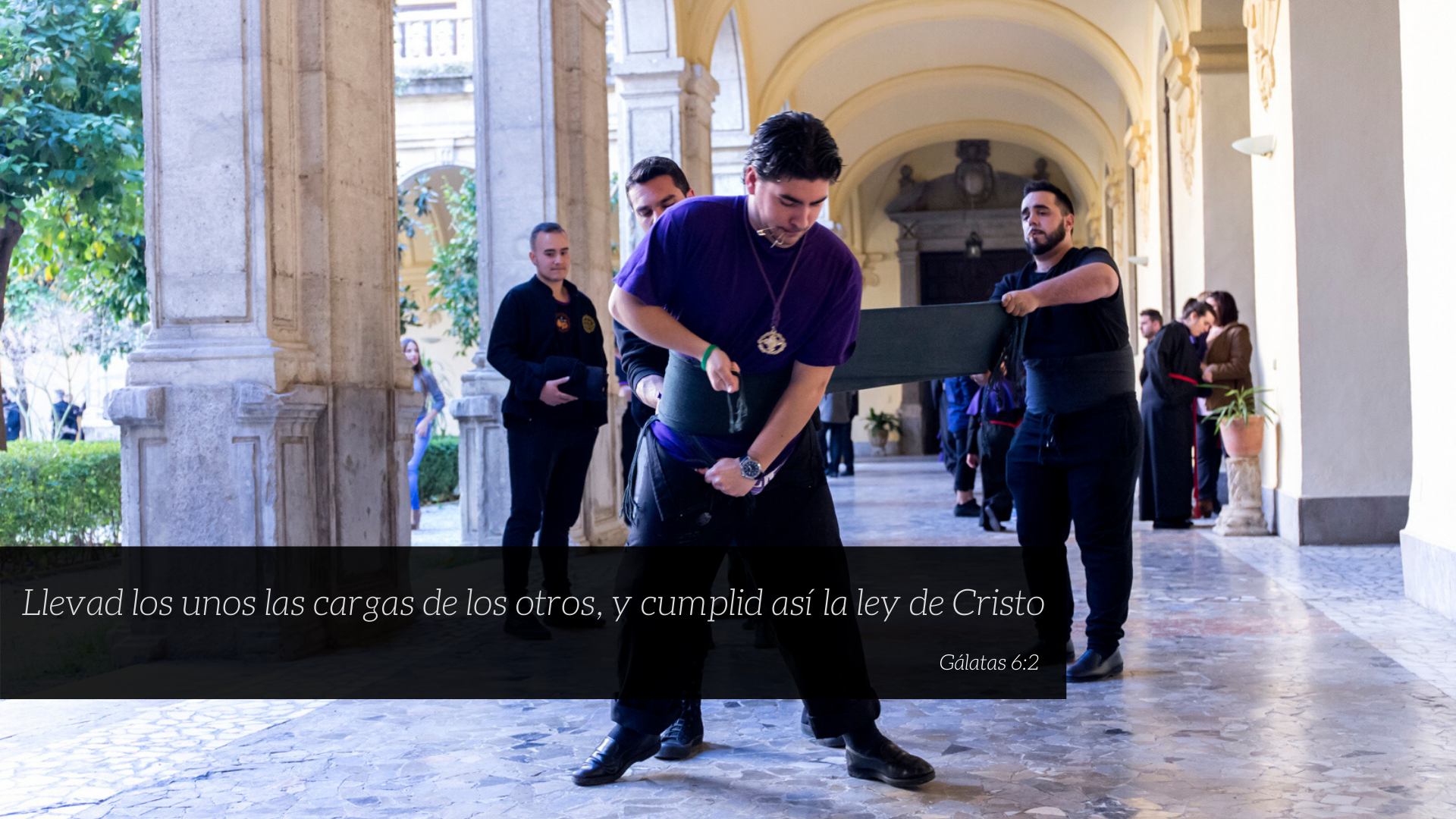 Costaleros de la Cofradía